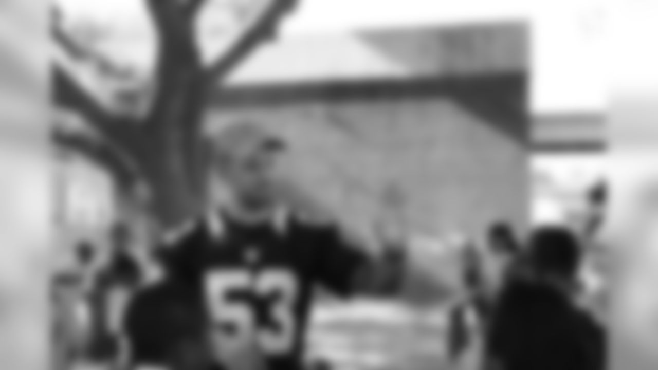 New Orleans Saints linebacker James Laurinaitis teamed up with Playworks at Dwight D. Eisenhower Elementary School for a little recess game of flag football with local sixth graders.