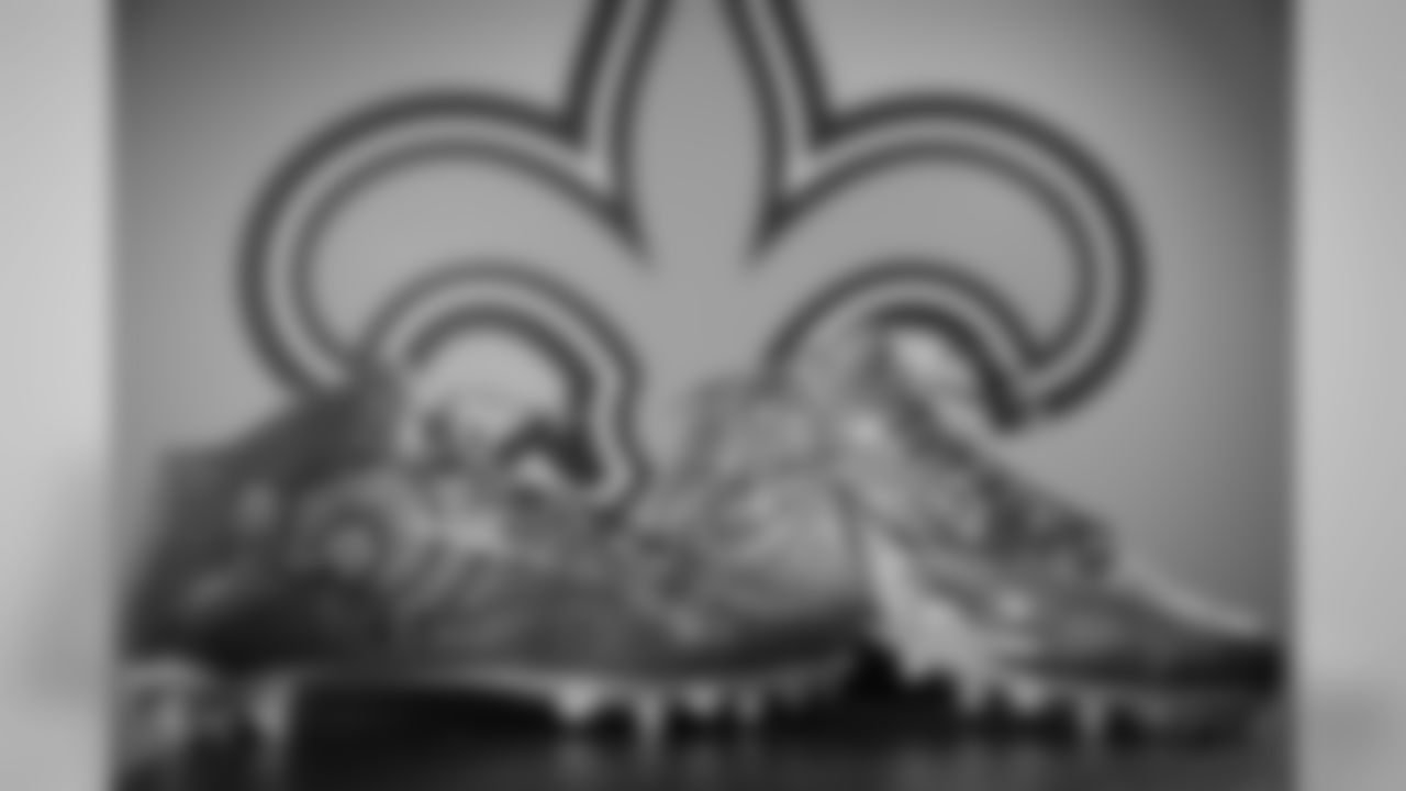 New Orleans Saints defensive end Alex Okafor supports Breast Cancer Awareness during 2018 My Cause My Cleats.