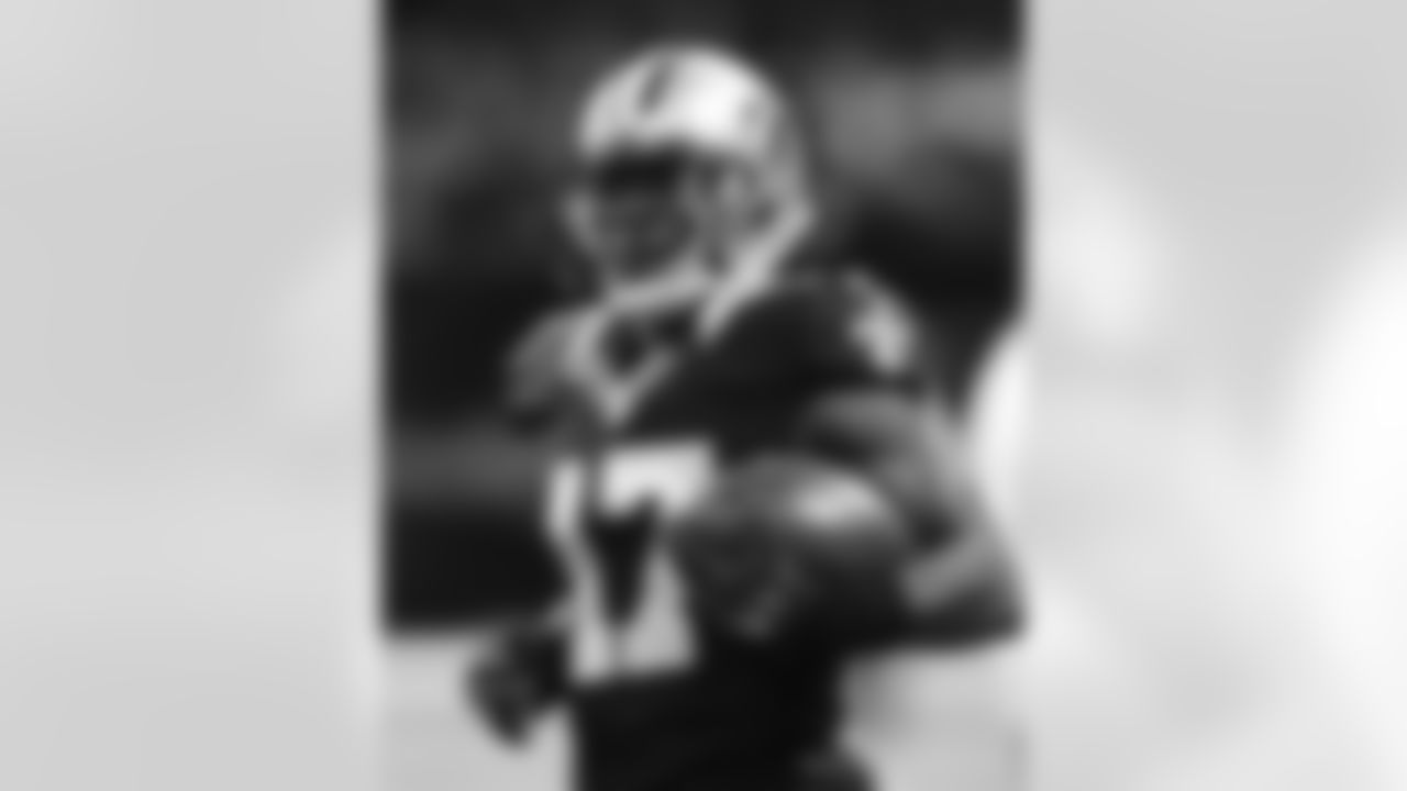 17 WR T.J. Graham
