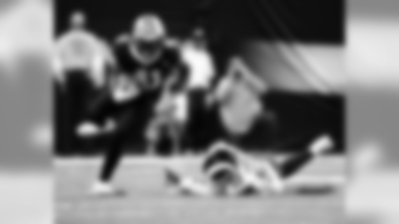Gallery-NOSLAR-WK9-110418-0129
