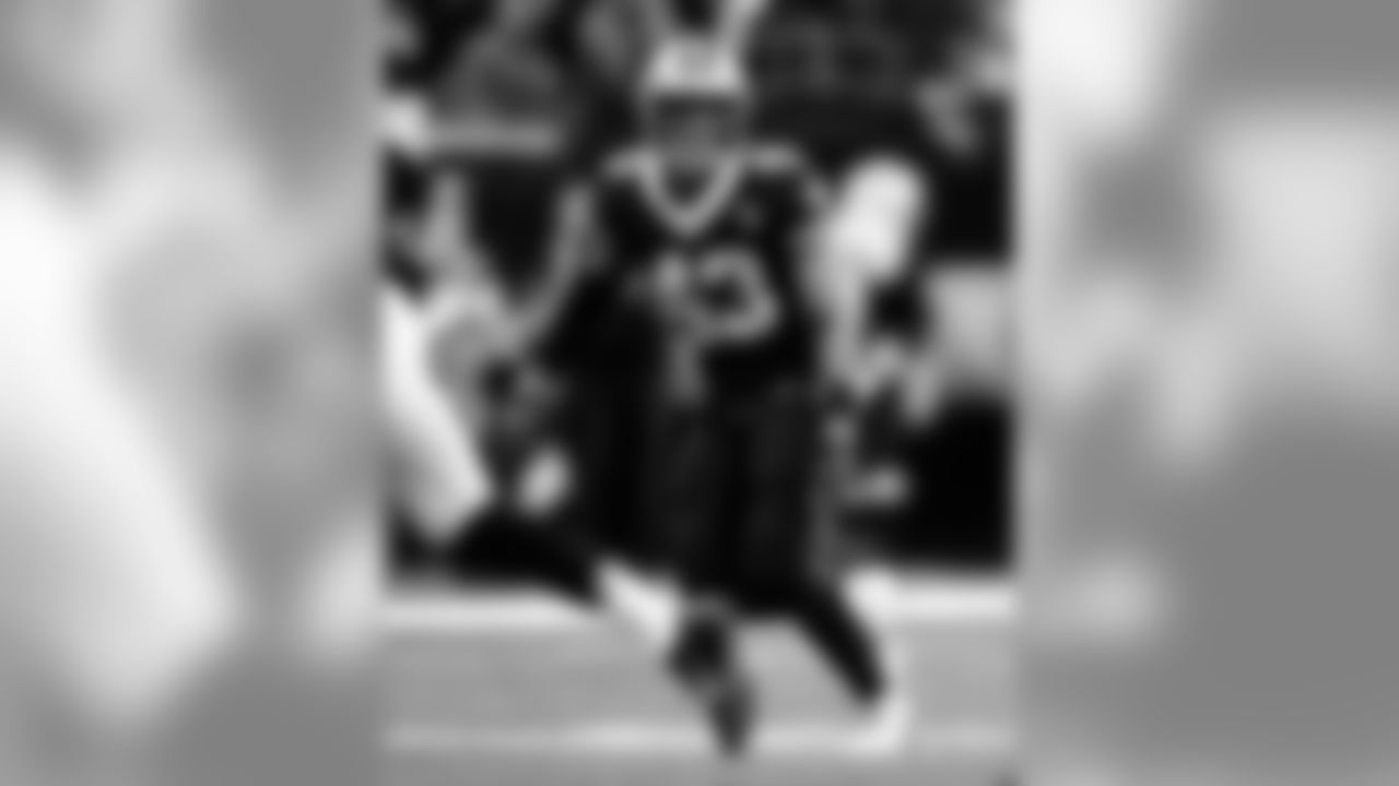 Saints 20 - Eagles 14 (W)
Divisional Game
Michael C. Hebert
