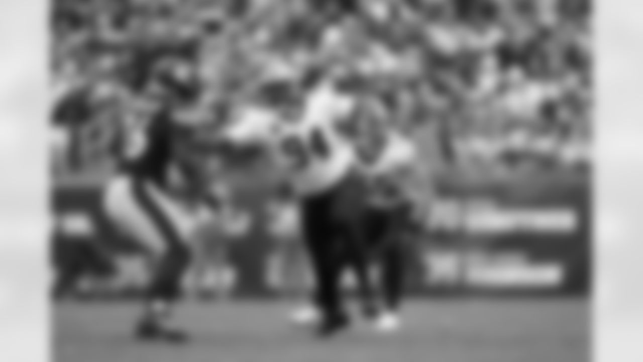 Check out photos of New Orleans Saints defensive end Cameron Jordan in action throughout the 2022 season.