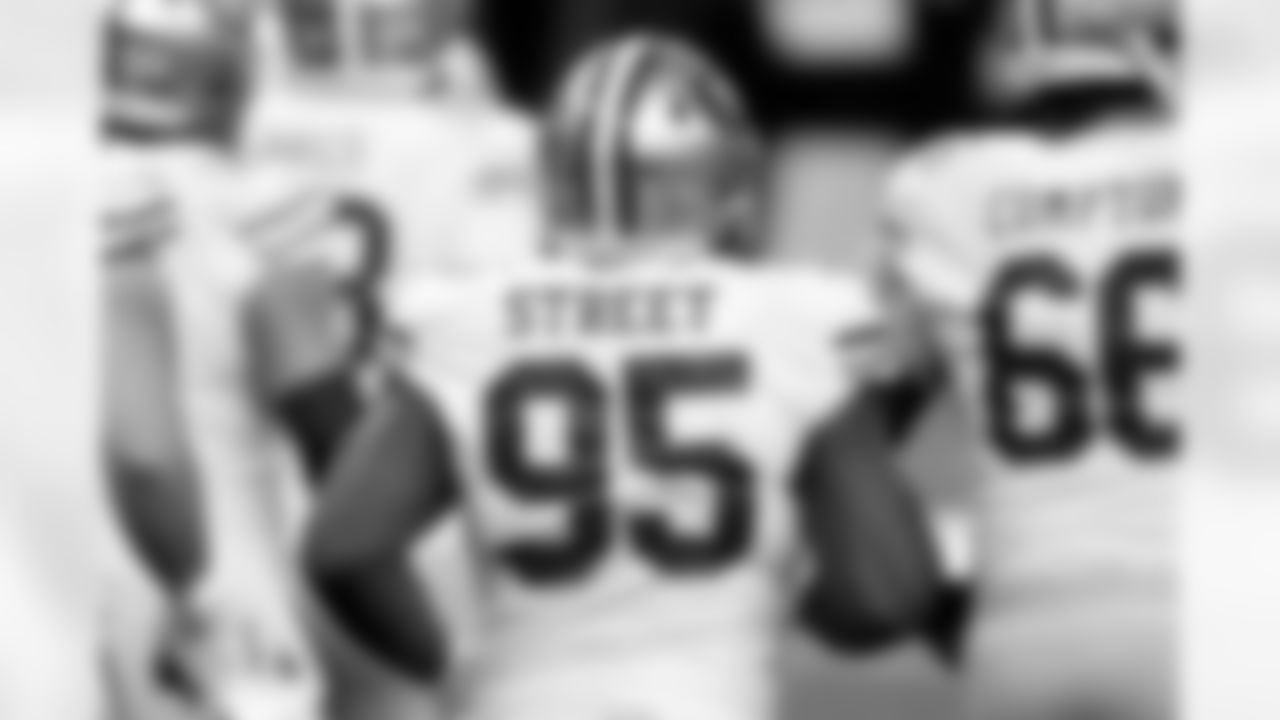 New Orleans Saints announced that they have agreed to terms with unrestricted free agent defensive end Kentavius Street on Friday, March 18, 2022. Check out Kentavius in action with the San Francisco 49ers during his four NFL seasons.