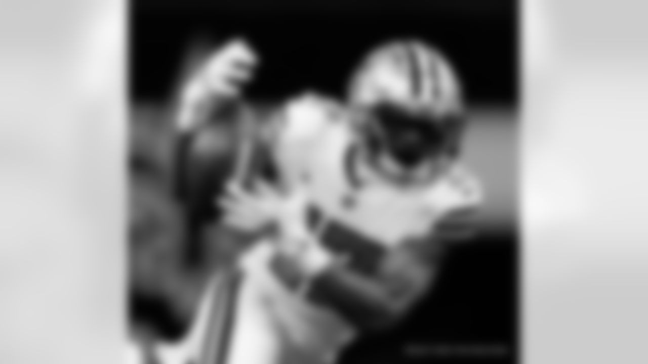 Game action photos from the New Orleans Saints vs. Minnesota Vikings matchup on Christmas Day in Week 16 of the 2020 NFL season.