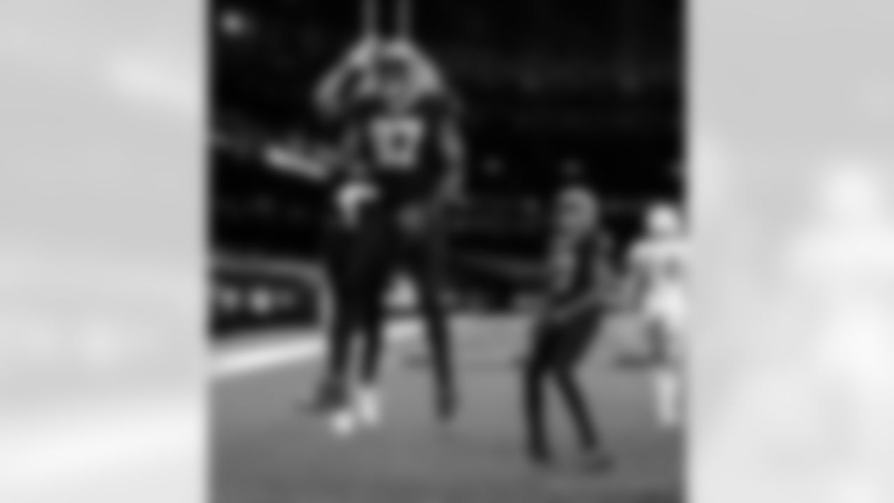 Game action photos from the New Orleans Saints vs. Los Angeles Chargers matchup in Week 5 of the 2020 NFL season.