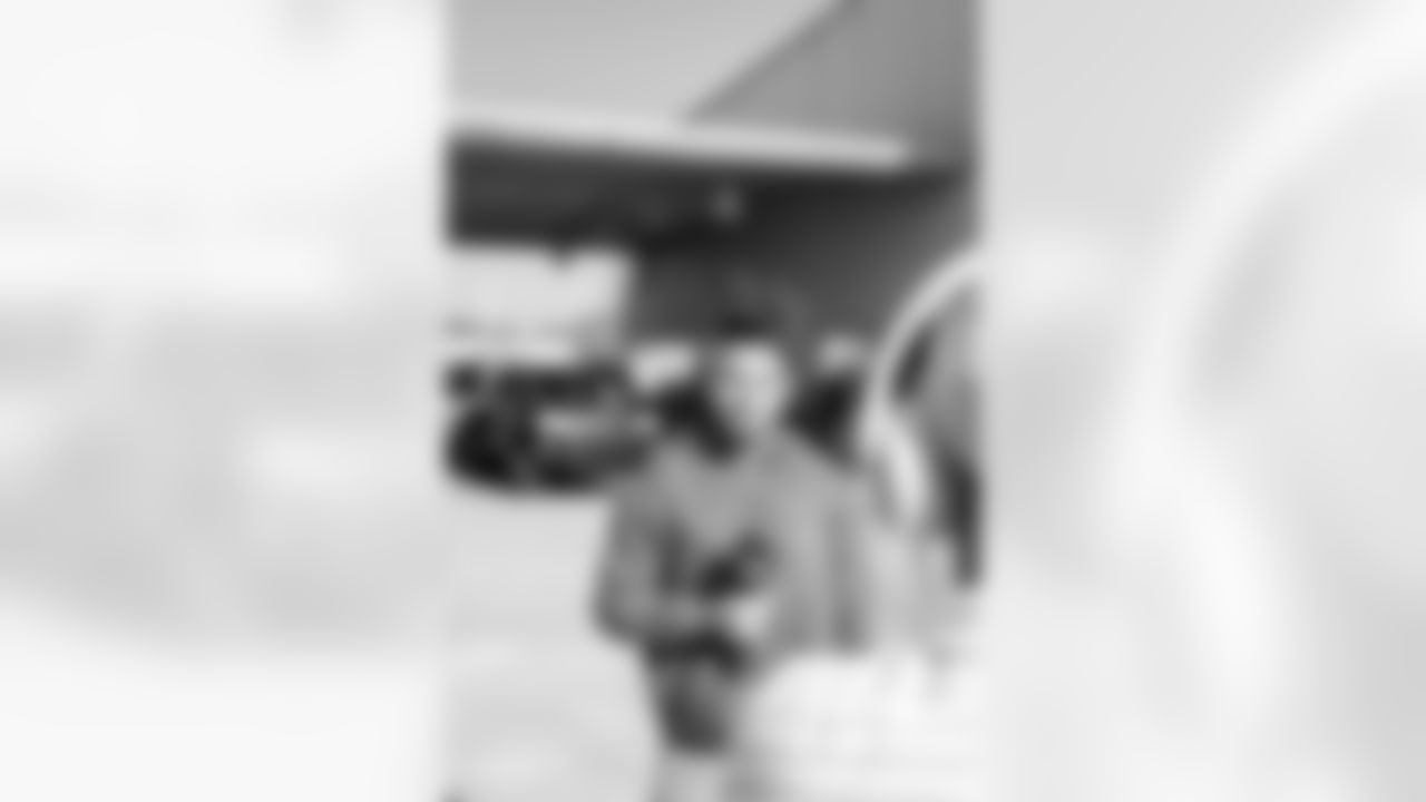 New Orleans Saints safety Tyrann Mathieu and teammates Cam Jordan, Kaden Elliss, Jordan Jackson, and D'Marco Jackson handed out Thanksgiving turkeys and additional food items with Giving Hope New Orleans on Tuesday, November 8 2022.