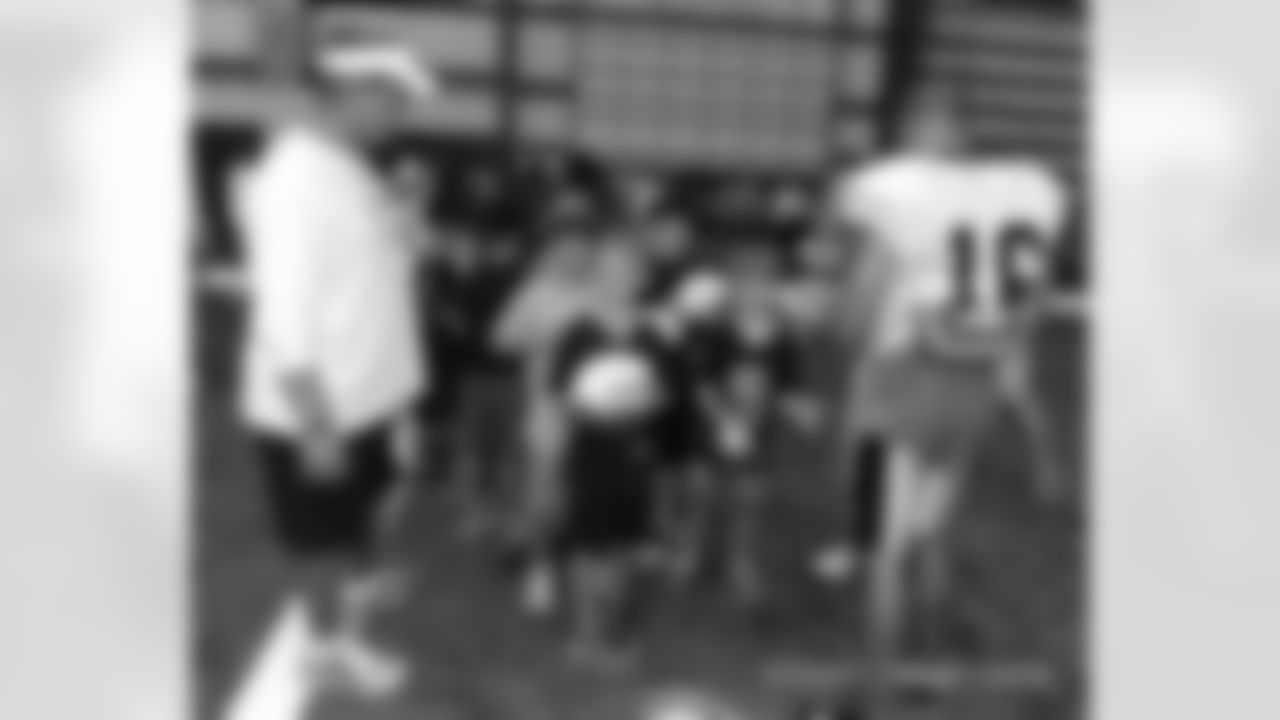HC Sean Payton and WR Lance Moore Chat with Fans