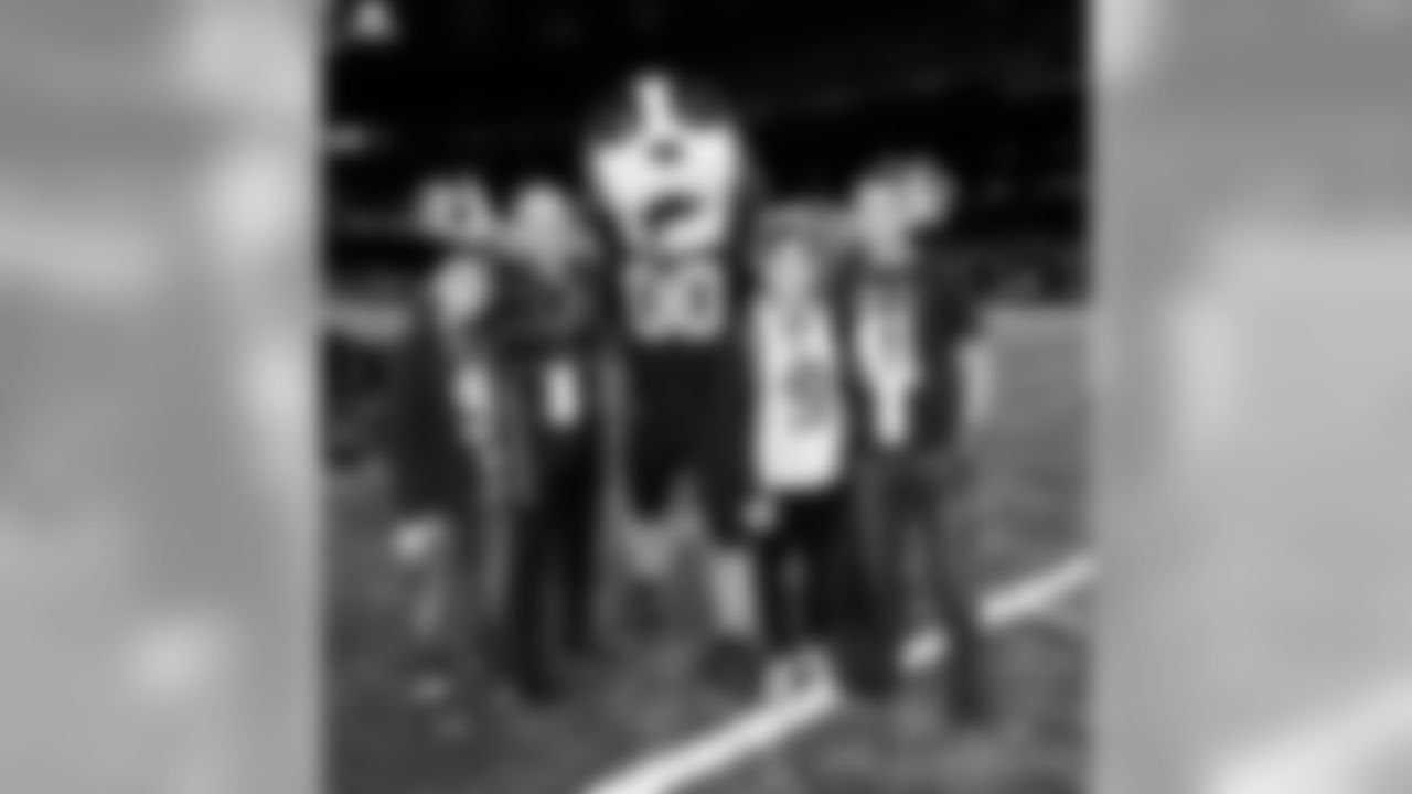 Saints 20 - Eagles 14 (W)
Divisional Game
Michael C. Hebert