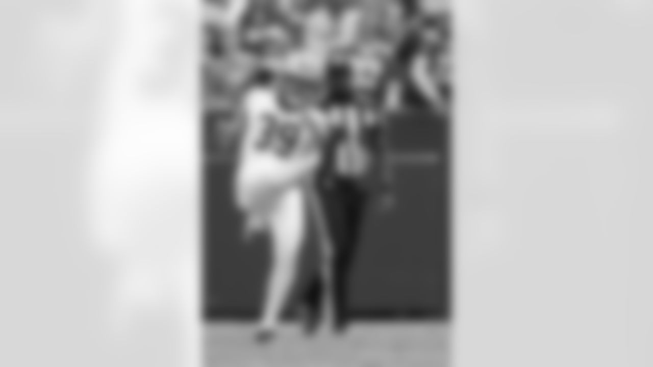 Check out the game action from the New Orleans Saints game against the Green Bay Packers in Week 3 of the 2023 NFL season including punter Lou Hedley (39).