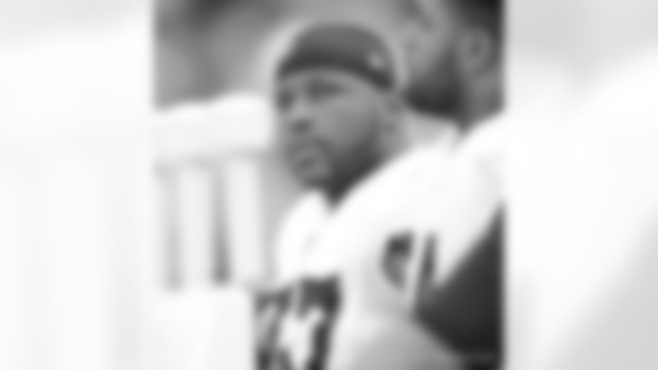 David Hawthorne - Linebacker