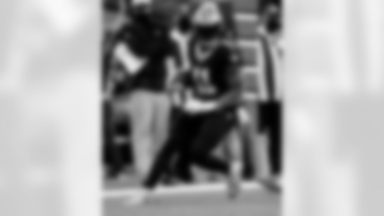 Game action photos from the New Orleans Saints vs. Chicago Bears matchup in the Wild Card round of the 2020 NFL playoffs.
