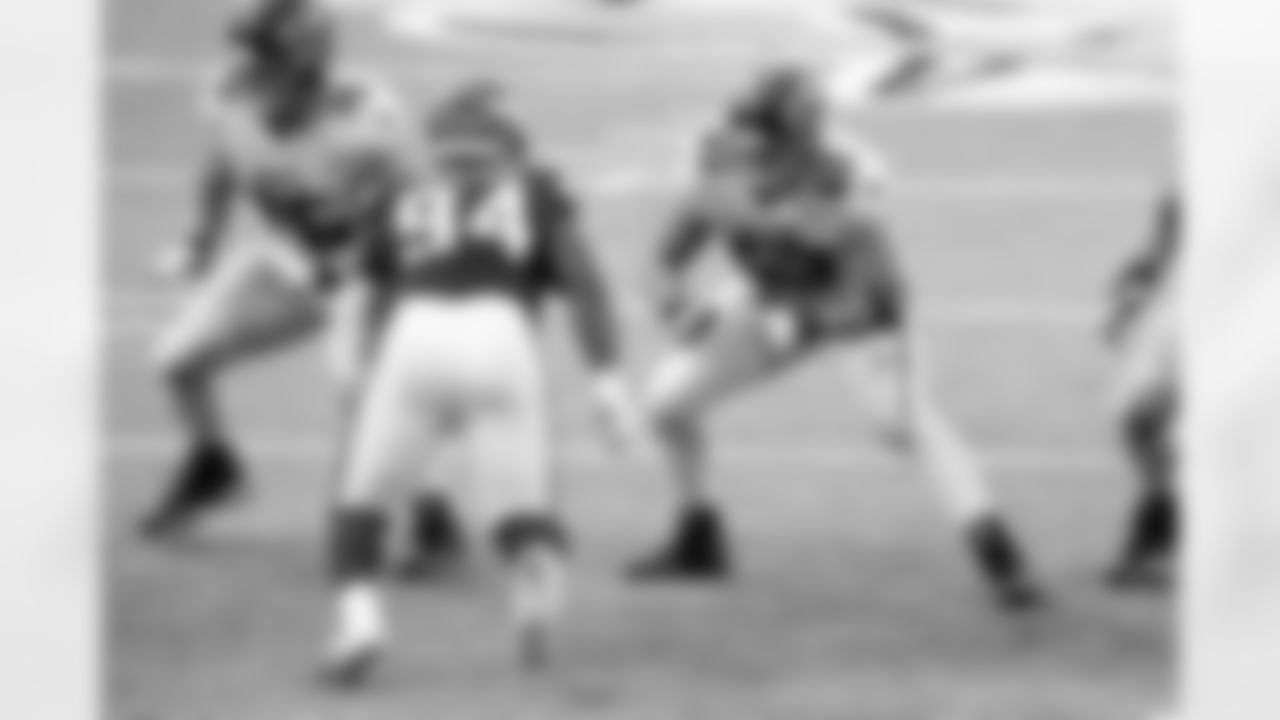 New Orleans Saints announced that they have agreed to terms with free agent defensive lineman Jaleel Johnson on Monday, April 4, 2022. Check out Jaleel in action with the Houston Texans and Minnesota Vikings during his five-year career.