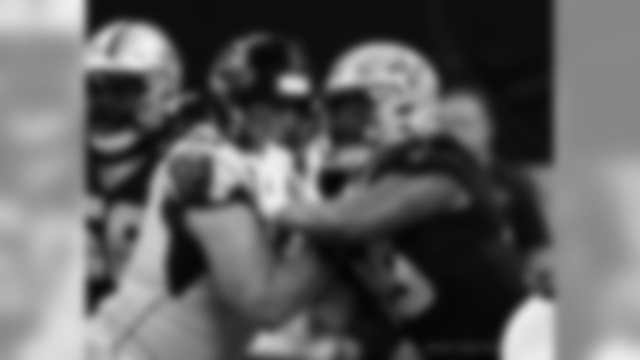 Check out photos of the on-field action between the New Orleans Saints and Atlanta Falcons in Week 10 of the 2019 NFL season.