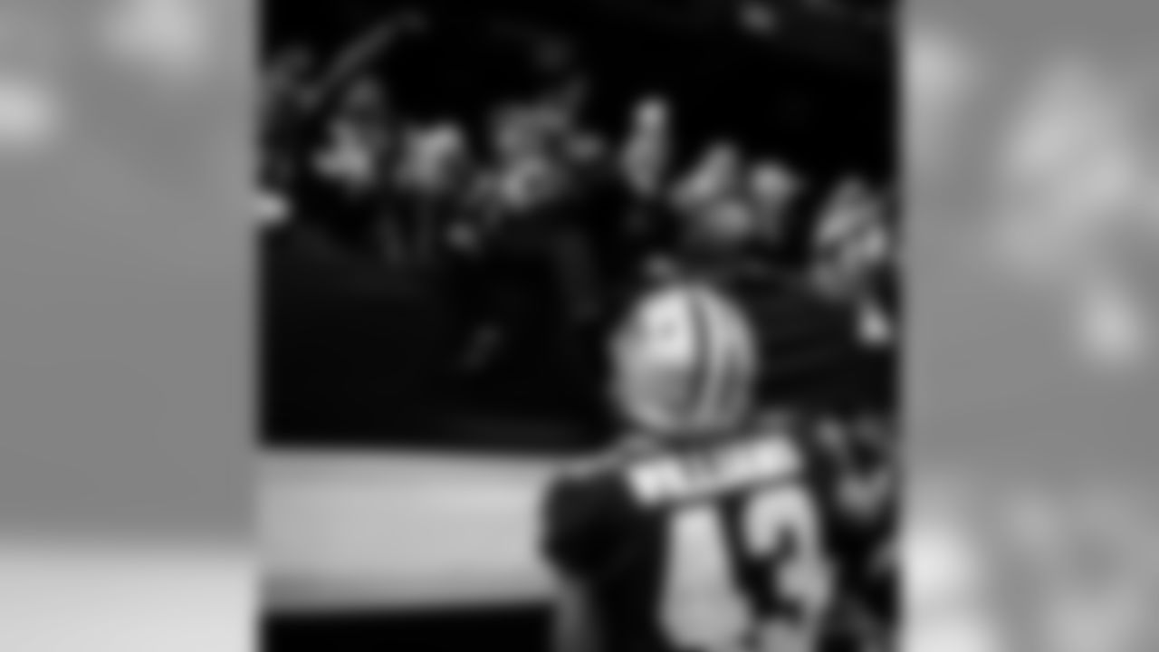 Saints 20 - Eagles 14 (W)
Divisional Game
Michael C. Hebert