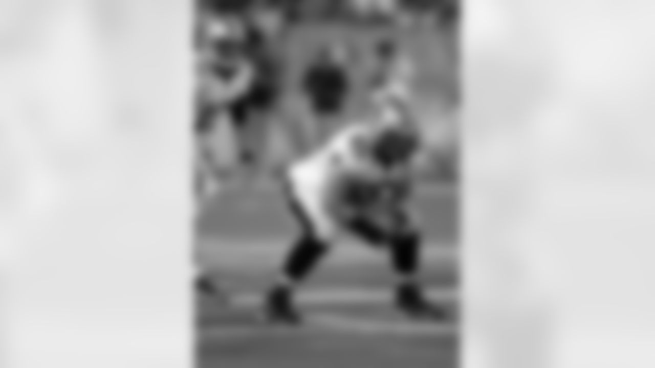 Tennant was a captain during his senior season at Boston College and he was named Second Team All-American by the Walter Camp Foundation.