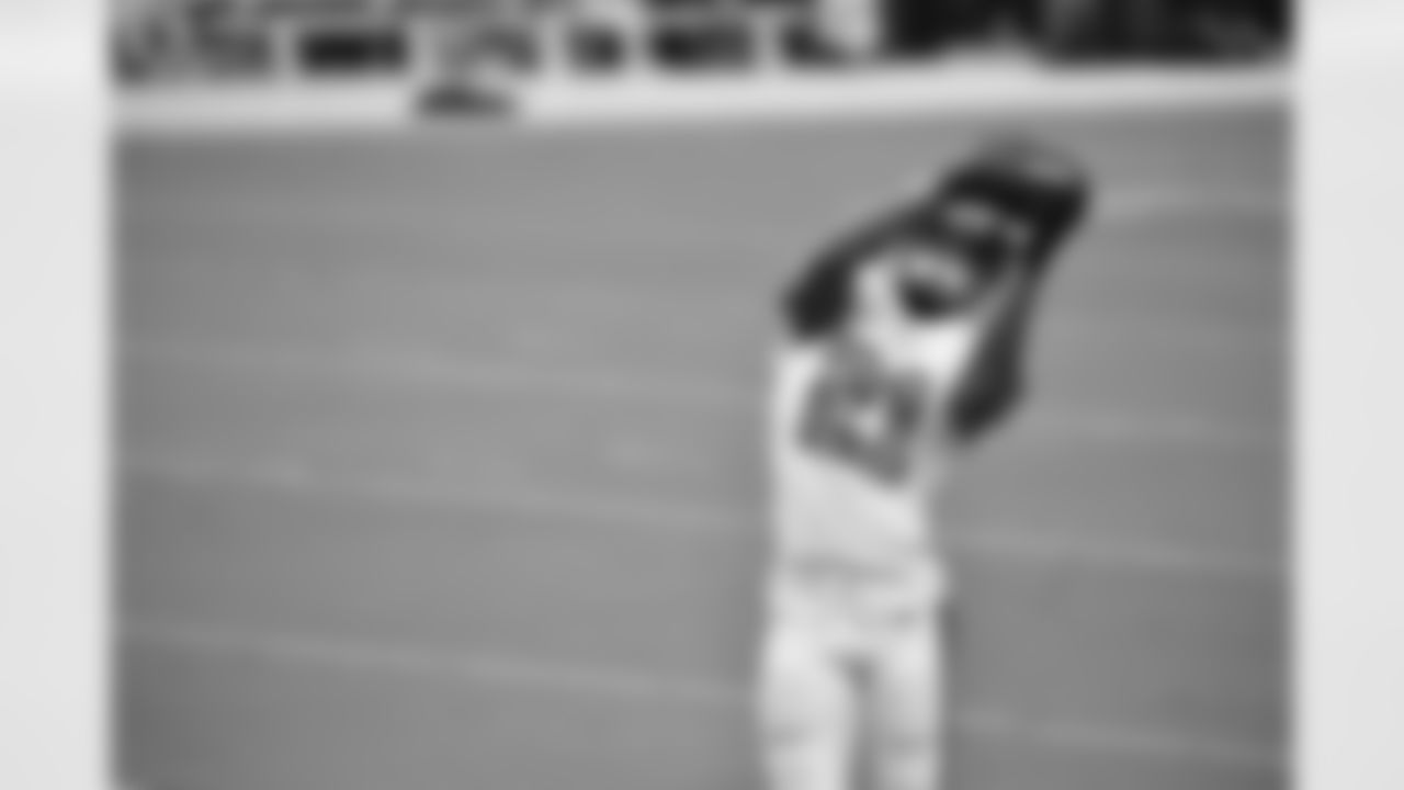 Pregame photos from the New Orleans Saints warmups in Allegiant Stadium ahead tonight's Week 2 "Monday Night Football" matchup against the Las Vegas Raiders.