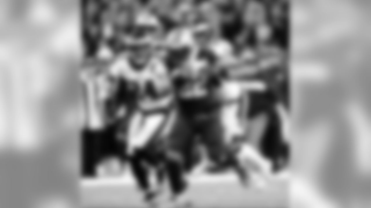 Saints 20 - Eagles 14 (W)
Divisional Game
Michael C. Hebert
