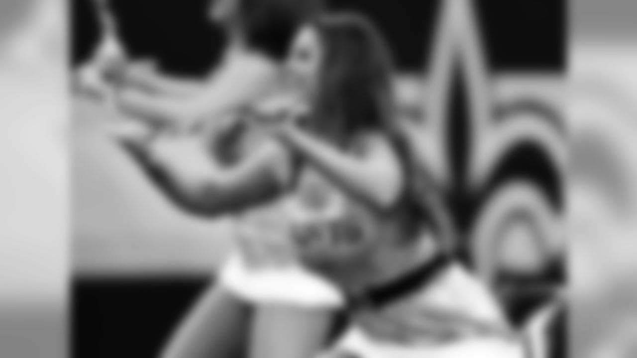 Gallery_Faces_Saintsations_whitney_011819_10
