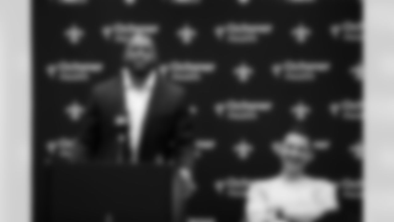 Former New Orleans Saints linebacker Craig Robertson announced his official retirement from the NFL on March 11, 2022.