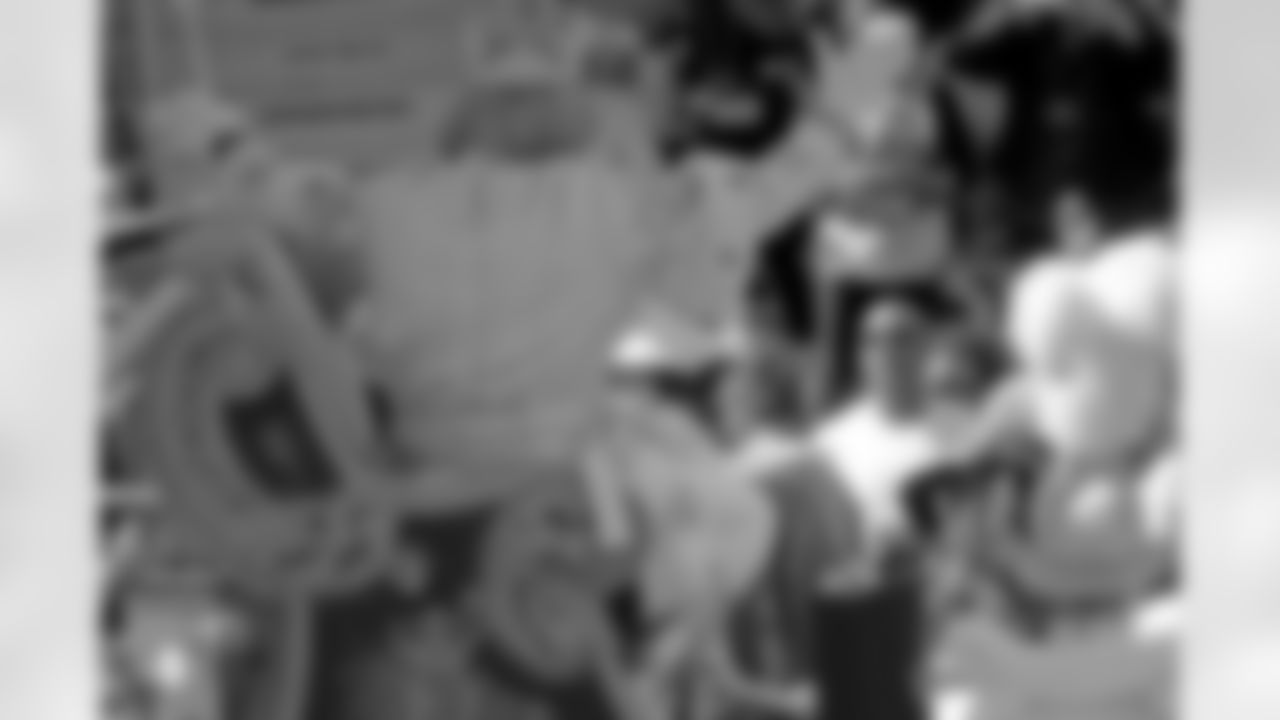 Gallery-Mrs-B-Mardi-Gras-030222-0006