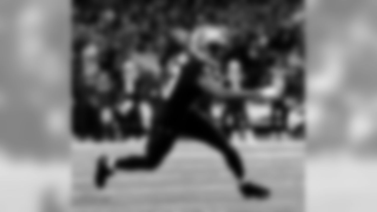 Saints 20 - Eagles 14 (W)
Divisional Game
Michael C. Hebert