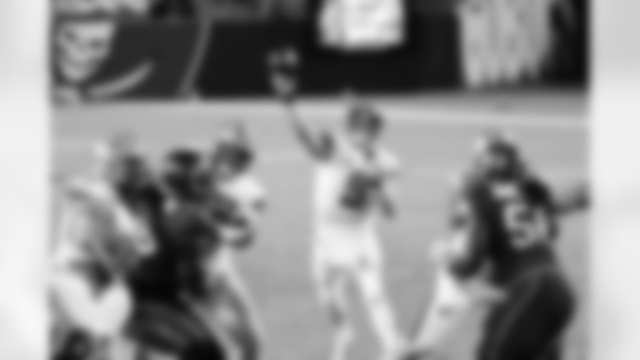 Game action photos from the New Orleans Saints at division rival Tampa Bay Buccaneers in Week 9 of the 2020 NFL season.