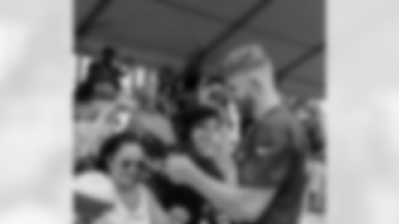 New Orleans Saints quarterback Andy Dalton greets fans at 2022 Saints Training Camp presented by Rouses Markets on Thursday, August 11 at the Ochsner Sports Performance Center.