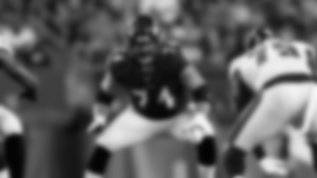 Take a look at the newest addition to the New Orleans Saints roster, offensive linemen James Hurst.