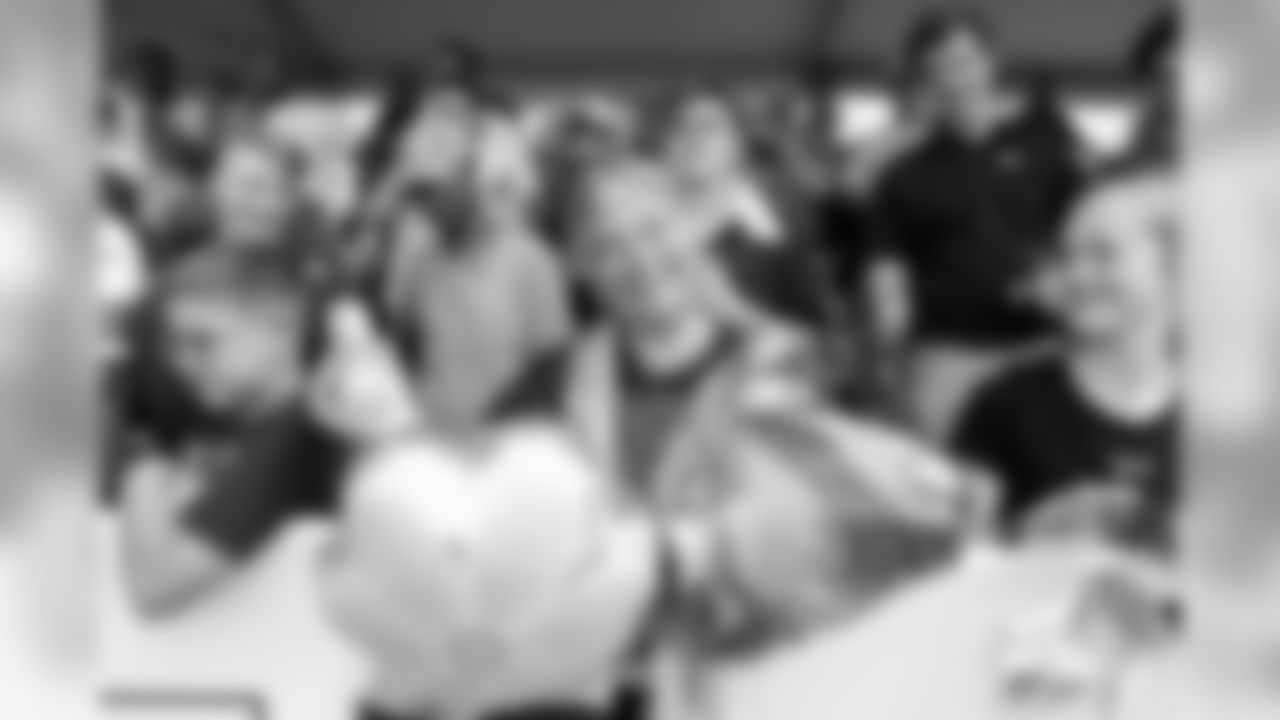 Gallery_TraniningCamp_081219_Fans60
