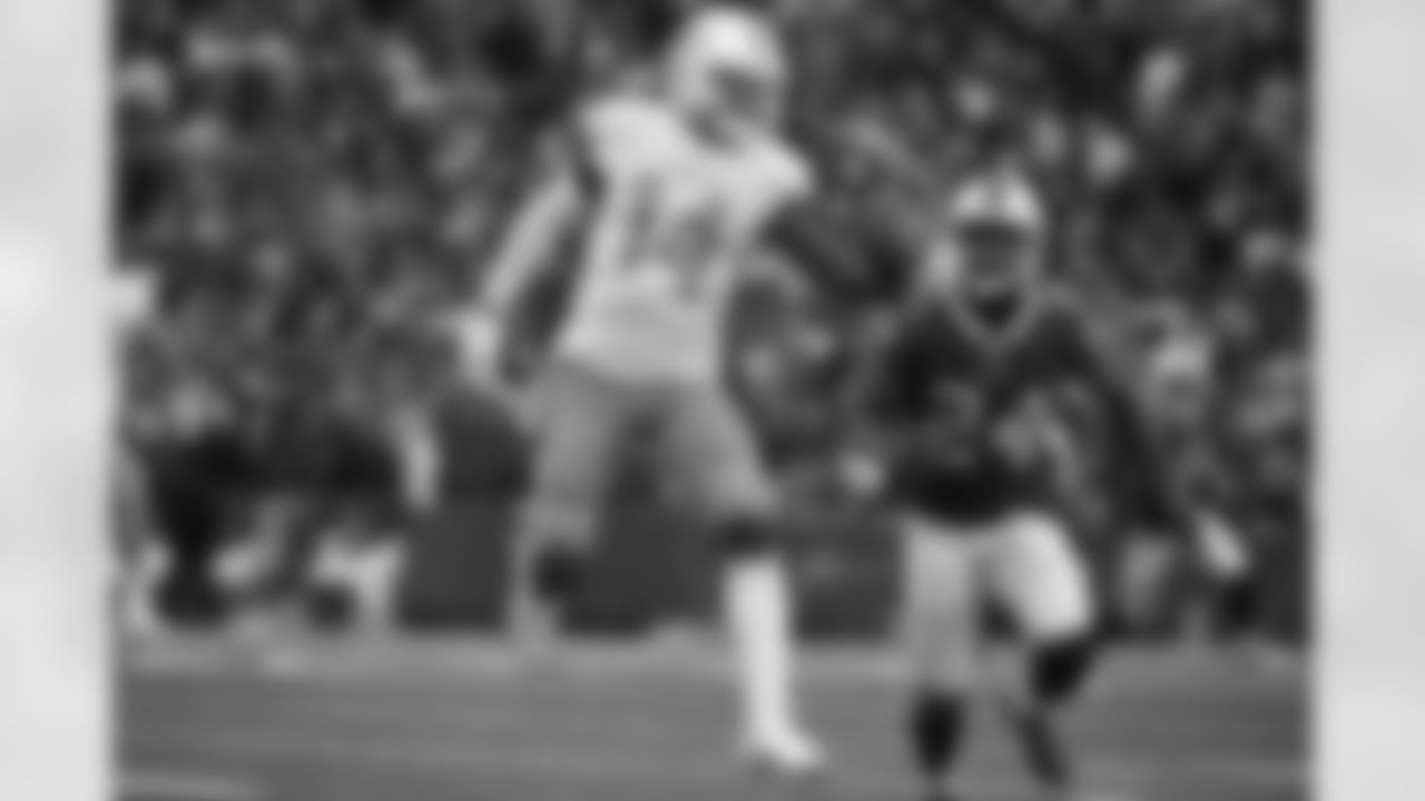 New Orleans Saints announced that they have agreed to terms with free agent receiver Jarvis Landry. Check out Jarvis in action with the LSU Tigers, Miami Dolphins, and Cleveland Browns during his career.