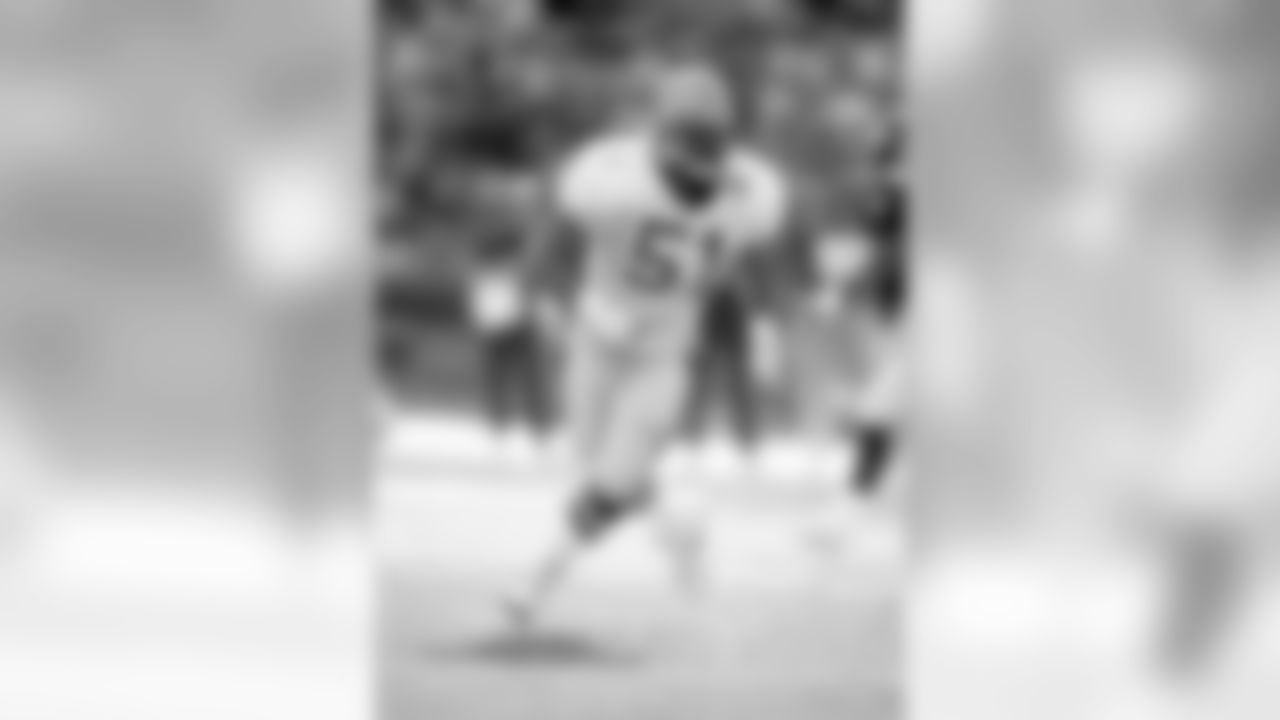 We honor late 'Dome Patrol' legend Sam Mills who played in New Orleans from 1986-1994.