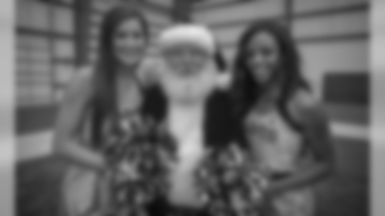Gallery_Faces_Saintsations_Laryn_011819_15