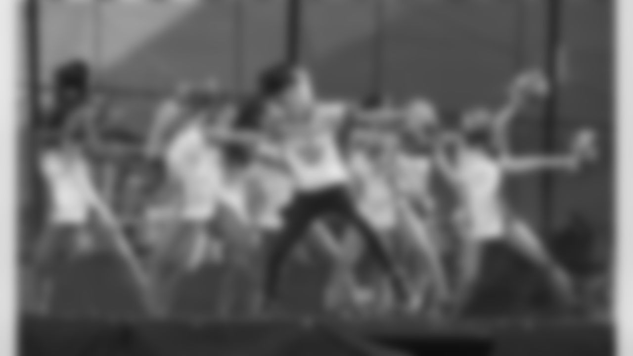 Gallery-fans-champions-square-1440-256-_0219