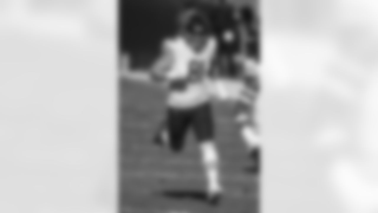 New Orleans Saints announced that they have agreed to terms with free agent tight end J.P Holtz on Monday, April 4, 2022. Check out J.P. in action with the Chicago Bears during his career.