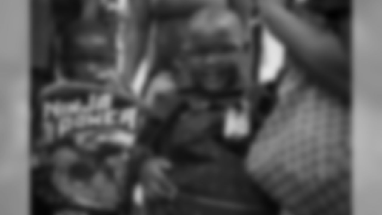 Gallery_BackPackGiveAway_CamJordan_TArmstead_08201916