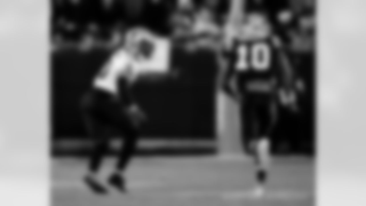 Saints 12 - Carolina 9 (W)
New Orleans Saints 2018 Season
Michael C. Hebert