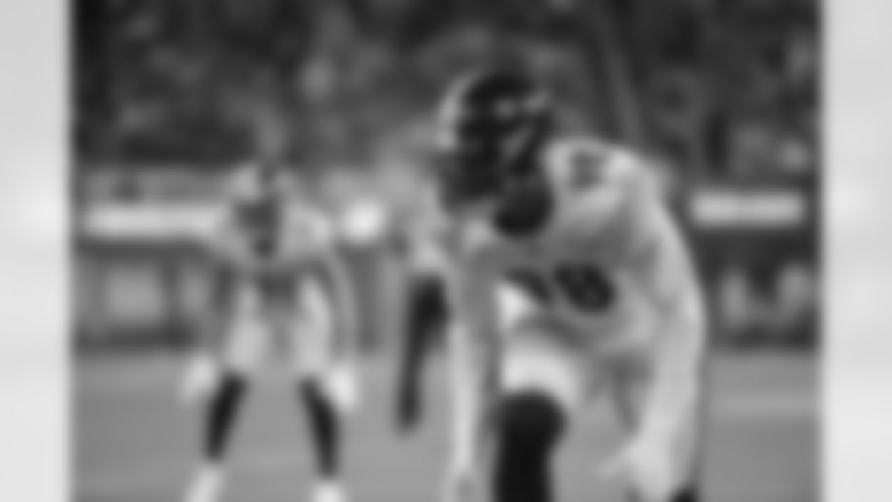 New Orleans Saints announced that they have agreed to terms with free agent defensive end Taco Charlton on Monday, April 4, 2022. Check out Taco in action with the Pittsburgh Steelers and Kansas City Chiefs during his career.