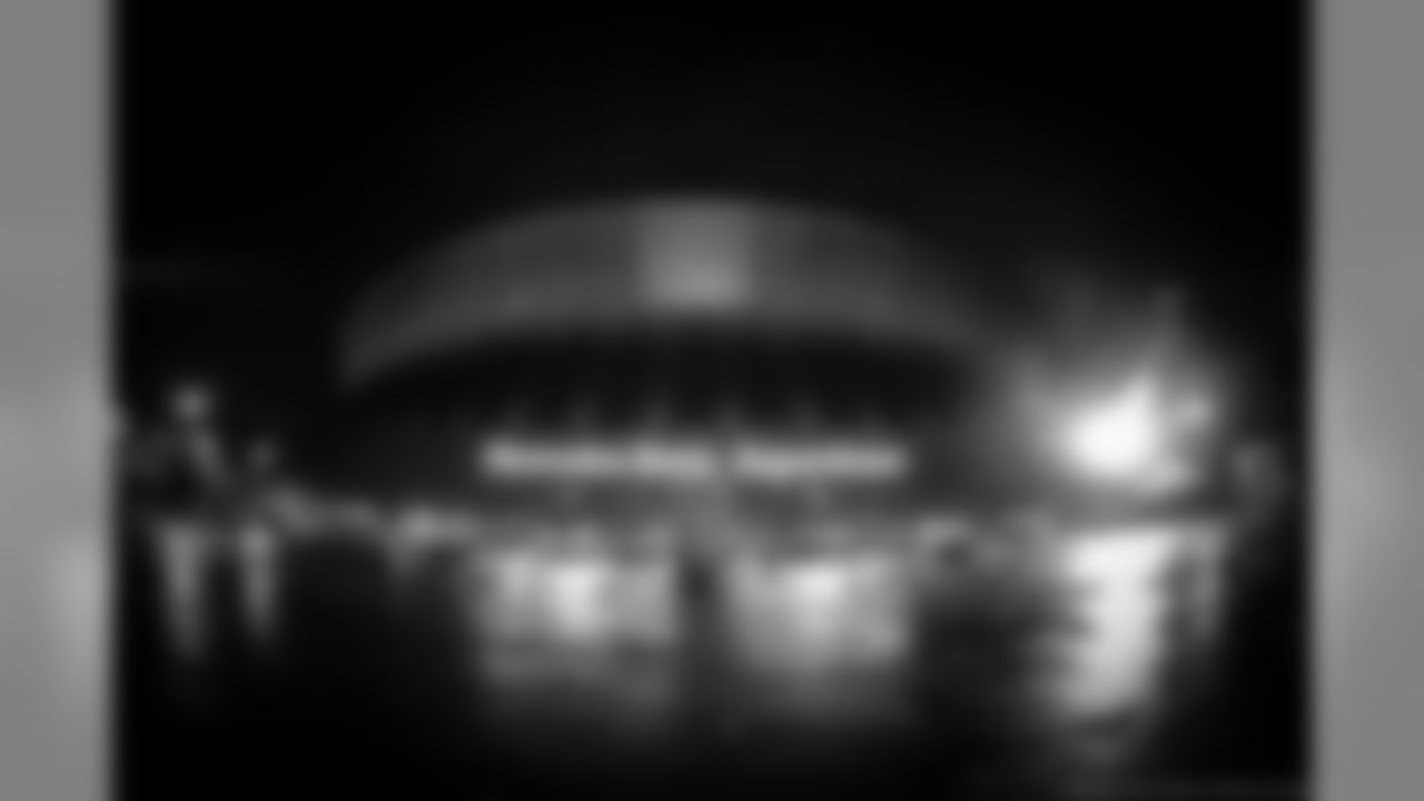 Gallery_Pregame_WK5_100818_29