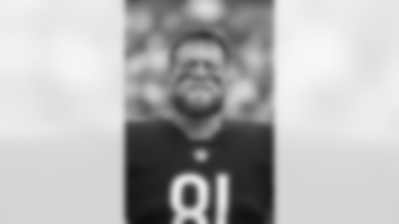 New Orleans Saints announced that they have agreed to terms with free agent tight end J.P Holtz on Monday, April 4, 2022. Check out J.P. in action with the Chicago Bears during his career.