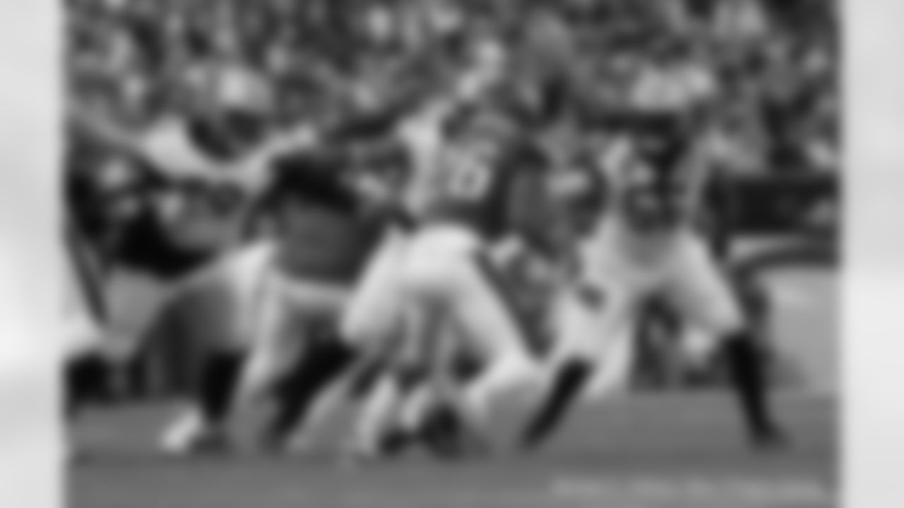 Check out the game action from the New Orleans Saints win against the Philadelphia Eagles in Week 17 of the 2022 NFL season.