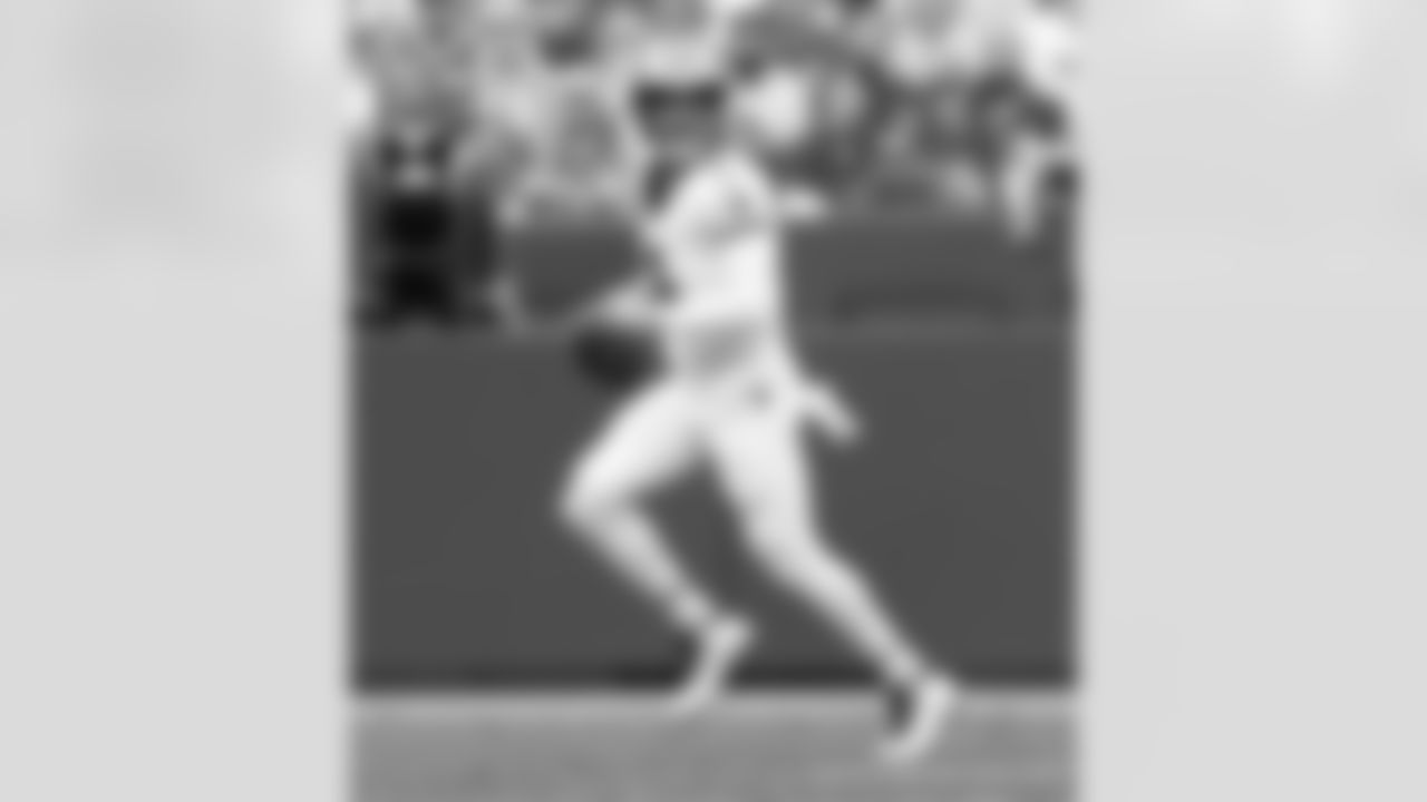 Check out the game action from the New Orleans Saints game against the Green Bay Packers in Week 3 of the 2023 NFL season including quarterback Derek Carr (4).