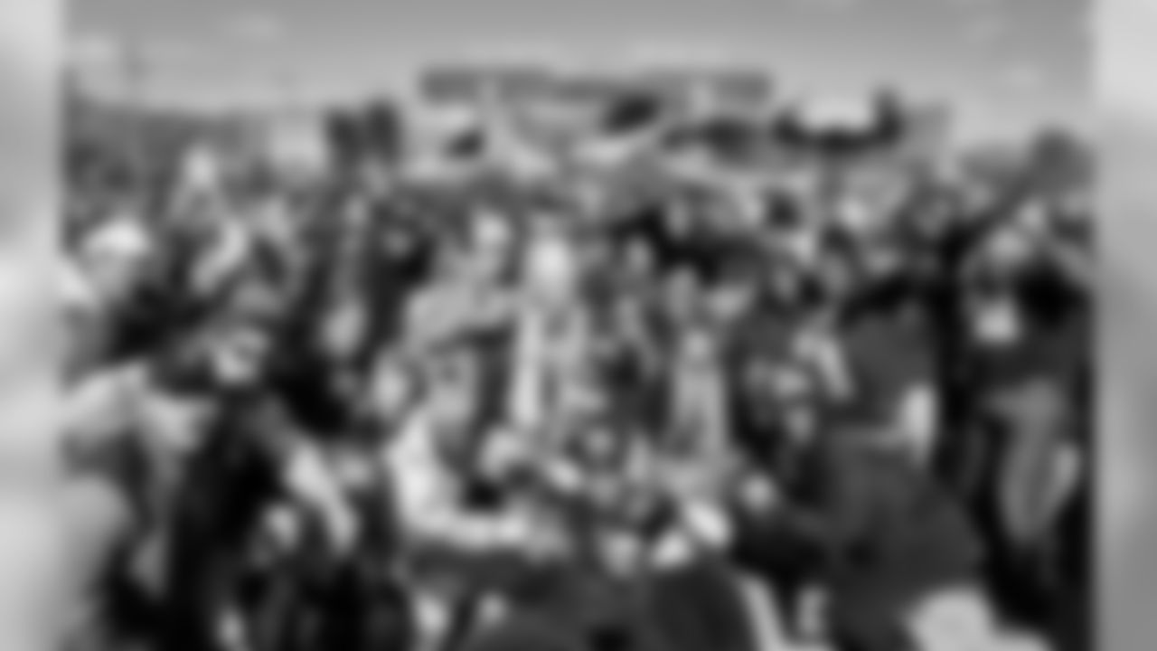 Gallery-Reg-Wk7-Saints-Ravens-Fans-006