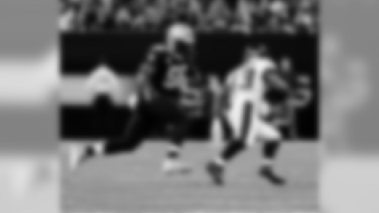 Saints 20 - Eagles 14 (W)
Divisional Game
Michael C. Hebert