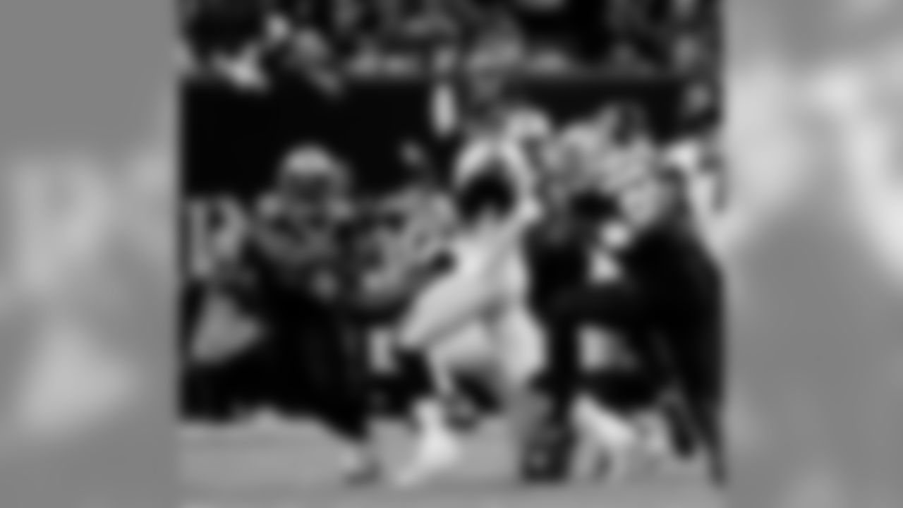 Check out photos of the on-field action between the New Orleans Saints and Atlanta Falcons in Week 10 of the 2019 NFL season.