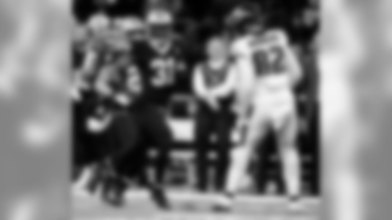 Saints 20 - Eagles 14 (W)
Divisional Game
Michael C. Hebert