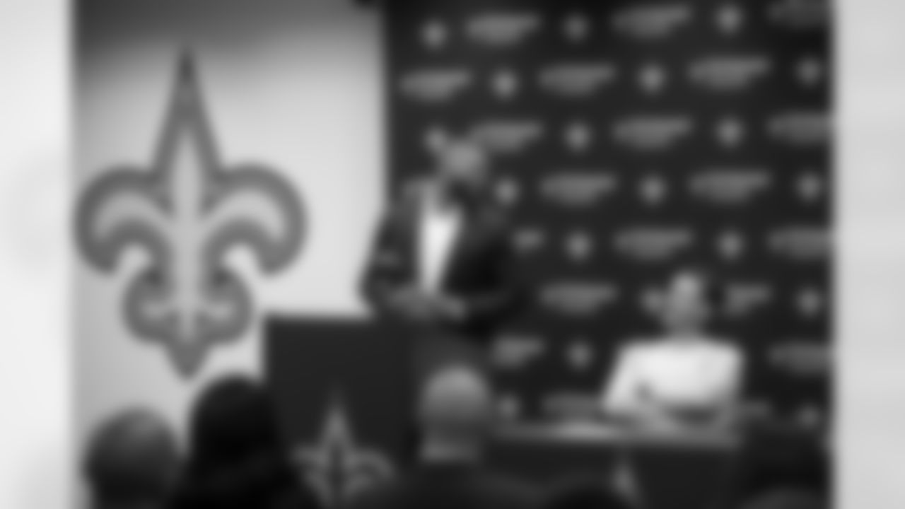Former New Orleans Saints linebacker Craig Robertson announced his official retirement from the NFL on March 11, 2022.
