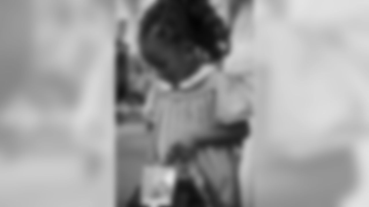 Gallery_BackPackGiveAway_CamJordan_TArmstead_08201930