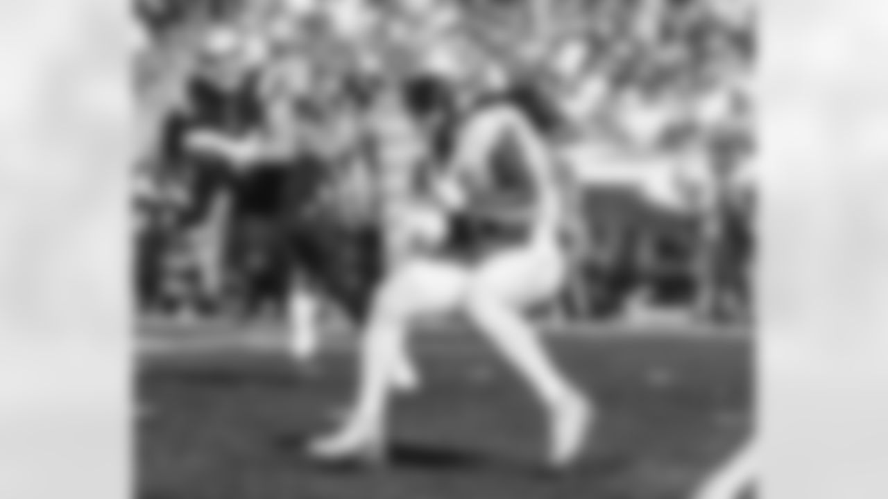 Check out photos of New Orleans Saints running back Alvin Kamara in action during the 2021 NFL season.