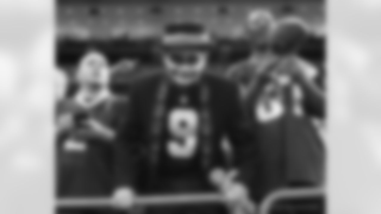Gallery-best-fan-costumes-102621-0018