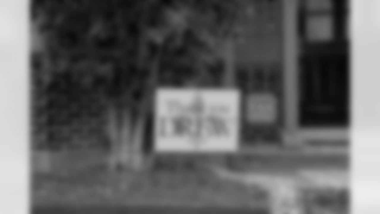 Following the announcement of Drew Brees' retirement from the NFL, New Orleans Saints fans and local businesses around the city paid tribute to legendary quarterback with yard decorations.